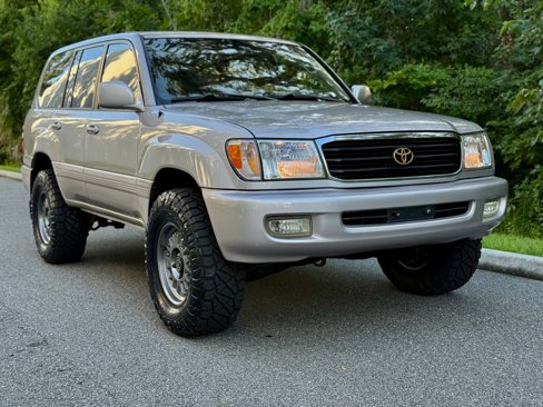 Used 1998 Toyota Land Cruiser image 2