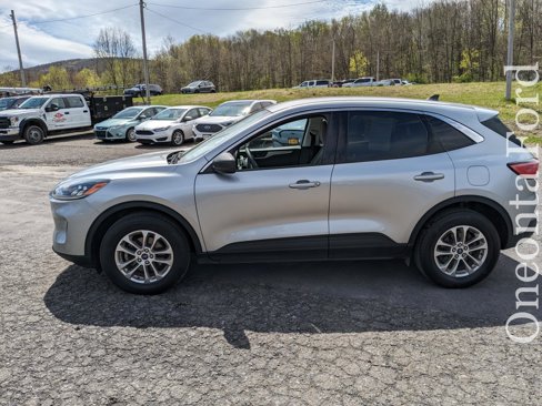 Used 2022 Ford Escape SE image 2