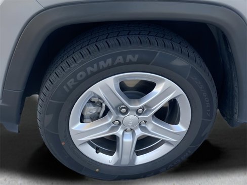 Certified 2024 Jeep Compass Latitude image 12