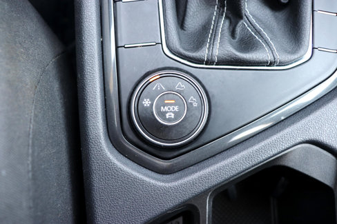 Used 2022 Volkswagen Tiguan S image 38