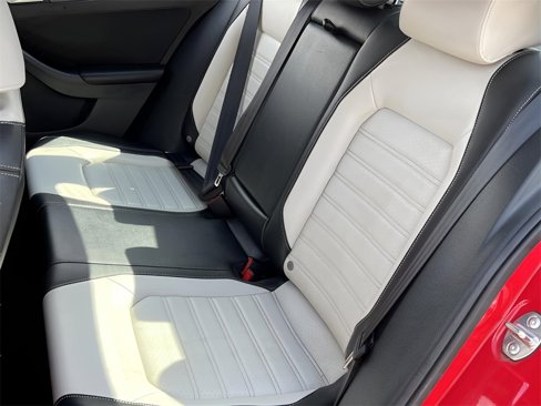 Used 2016 Volkswagen Jetta Sport image 16