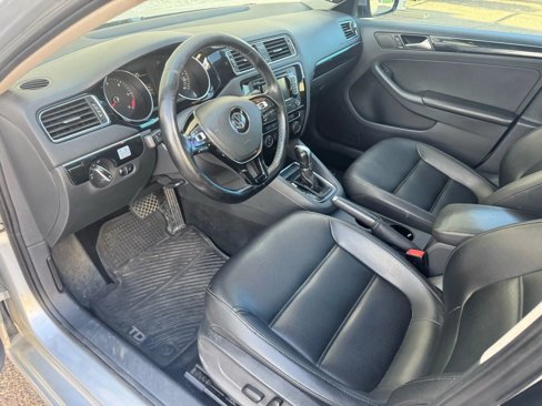 Used 2015 Volkswagen Jetta TDI SEL image 11