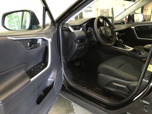 Certified 2021 Toyota RAV4 LE image 11
