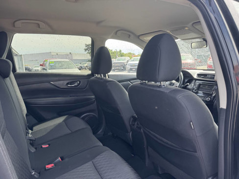 Used 2019 Nissan Rogue SV image 30