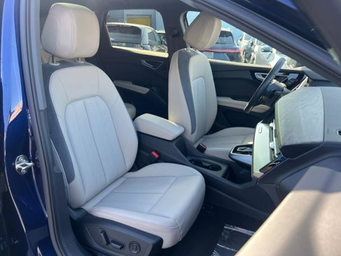 Used 2023 Audi Q4 e-tron Premium Plus w/ Premium Plus image 34