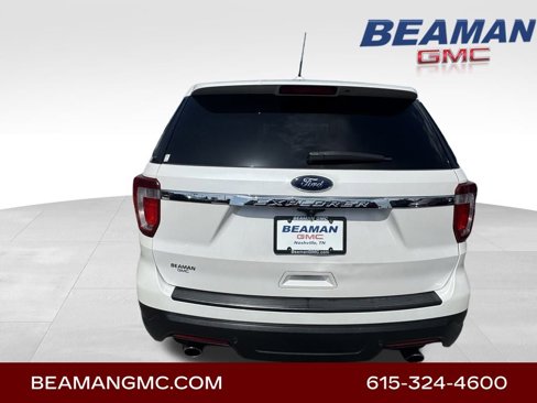 Used 2019 Ford Explorer XLT w/ Equipment Group 202A image 8