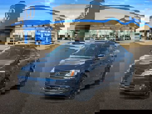 Used 2012 Volkswagen Jetta SEL image 1