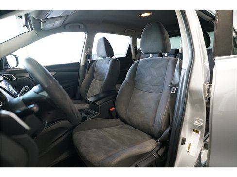 Used 2016 Nissan Rogue S image 11