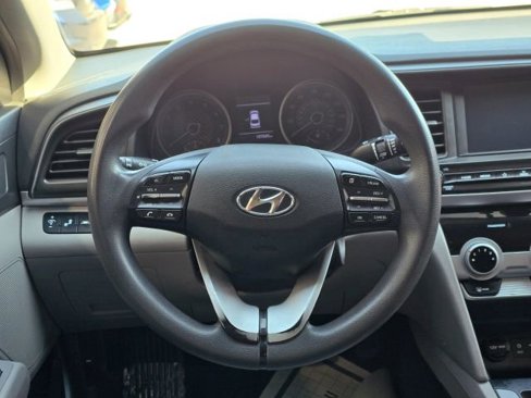 Used 2019 Hyundai Elantra SEL image 16