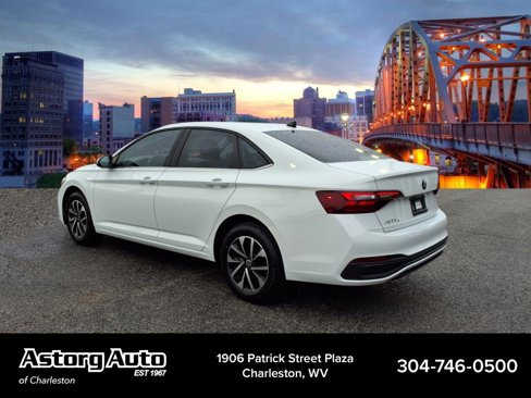 Used 2022 Volkswagen Jetta S image 5