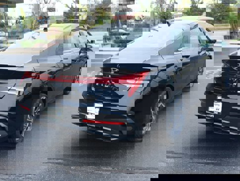 New 2025 Hyundai Elantra Limited image 5