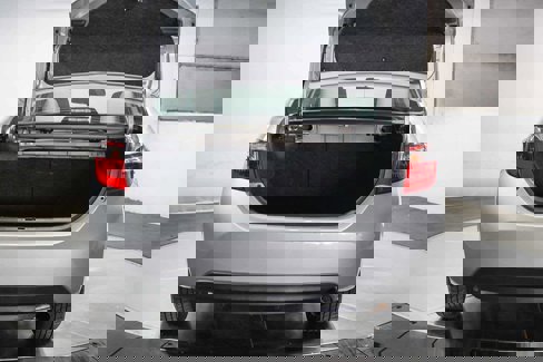 Used 2016 Toyota Corolla LE image 29