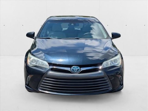 Used 2017 Toyota Camry XLE image 2