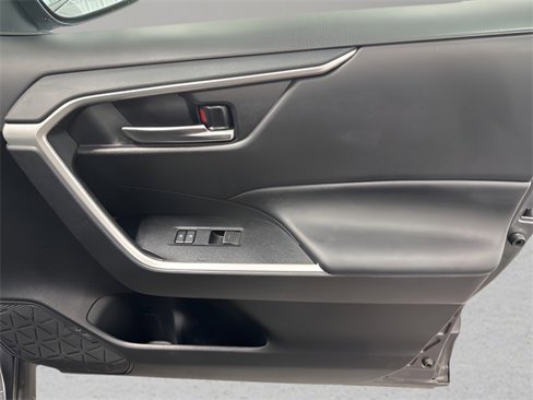 Used 2022 Toyota RAV4 XLE image 30