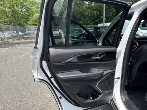 Certified 2022 Jeep Grand Cherokee Altitude image 33