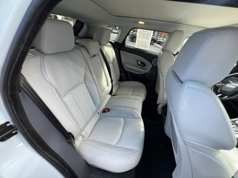 Used 2017 Land Rover Range Rover Evoque SE Premium image 19
