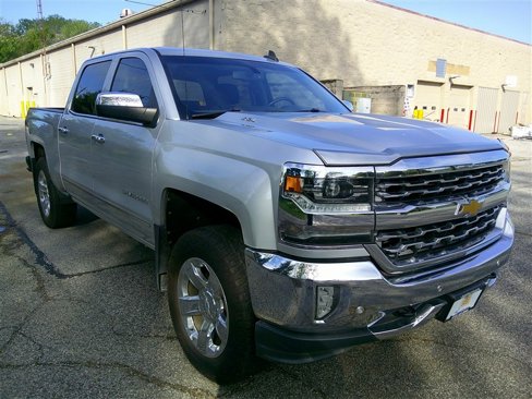 Used 2017 Chevrolet Silverado 1500 LTZ w/ Sport Package image 7