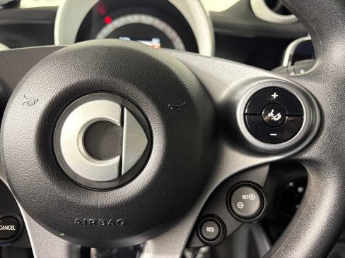 Used 2018 smart fortwo electric drive image 23