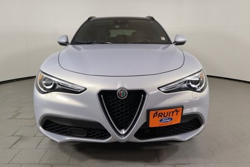 Used 2022 Alfa Romeo Stelvio Ti image 2