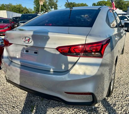 Used 2021 Hyundai Accent SE image 3