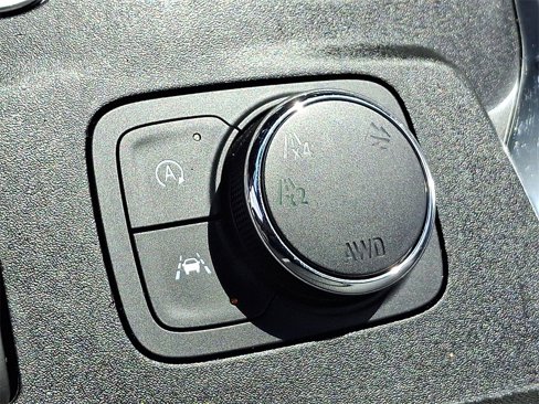 Used 2022 Chevrolet Traverse LT w/ LT Premium Package image 27
