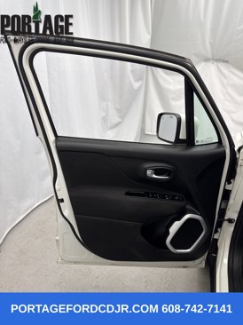 Used 2021 Jeep Renegade Latitude w/ Convenience Group image 14