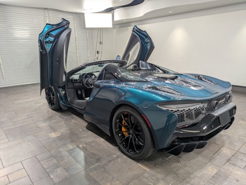 Used 2025 McLaren Artura Spider image 25