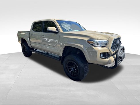 Used 2018 Toyota Tacoma TRD Sport image 15