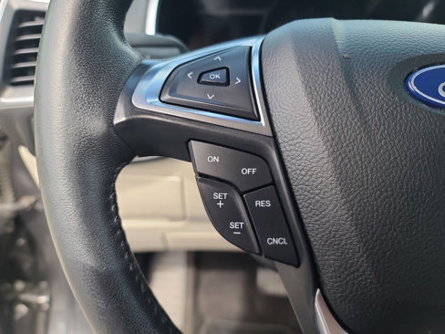 Used 2020 Ford Edge Titanium image 22