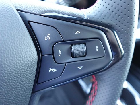 New 2025 Chevrolet Trax RS w/ Sunroof Package image 15