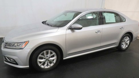Used 2016 Volkswagen Passat 1.8T S w/ Lighting Package (P06) image 2