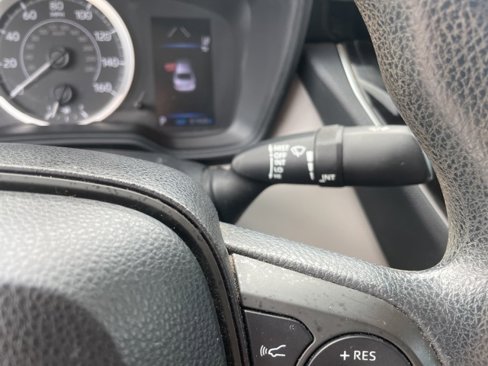 Used 2021 Toyota Corolla LE image 28