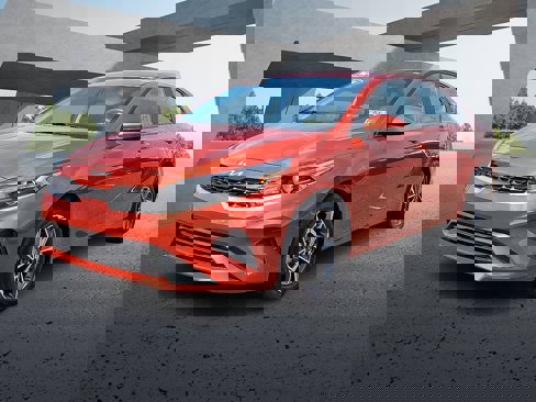 Used 2024 Kia Forte LXS image 3