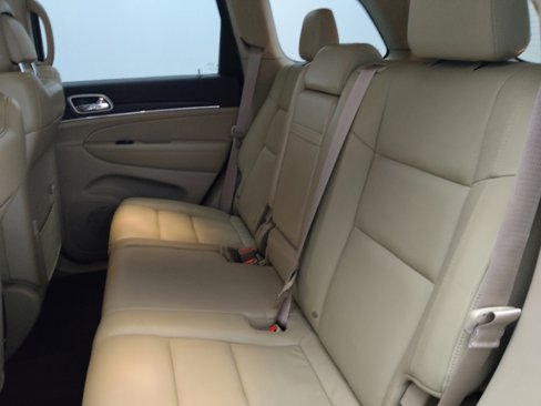 Used 2018 Jeep Grand Cherokee Limited image 18