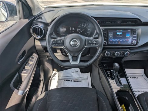 Used 2023 Nissan Kicks SV image 15