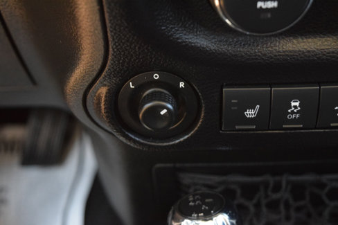Used 2015 Jeep Wrangler Unlimited Sahara w/ Connectivity Group image 24