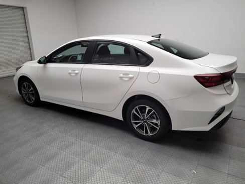 Used 2023 Kia Forte LXS image 3