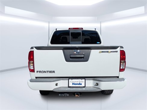 Used 2014 Nissan Frontier Desert Runner image 4
