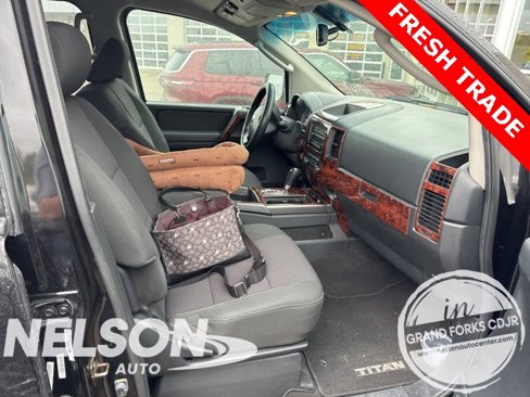 Used 2011 Nissan Titan SV w/ SV Value Truck Pkg image 5