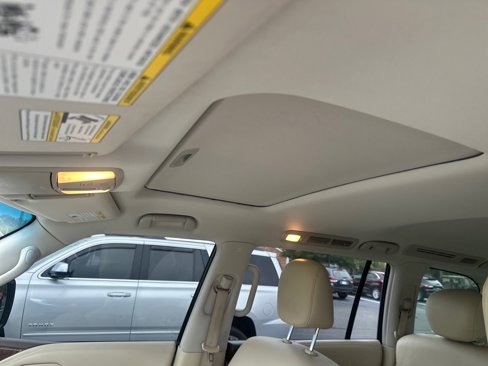 Used 2017 INFINITI QX80 4WD w/ Driver Assistance Package image 17