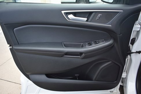 Used 2022 Ford Edge SEL w/ Convenience Package image 14