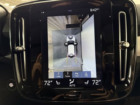 Used 2020 Volvo XC40 T5 Momentum w/ Premium Package image 14