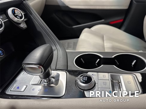 Used 2023 Genesis G70 2.0T image 29