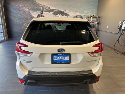 Used 2021 Subaru Forester Premium image 28