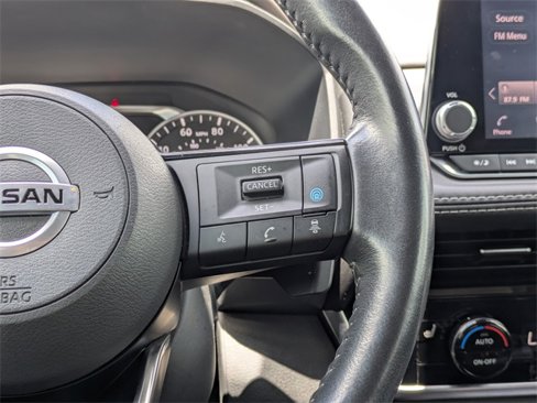 Used 2021 Nissan Rogue SV image 26