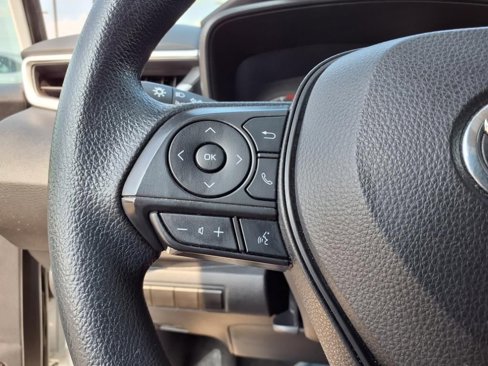 Used 2022 Toyota Corolla LE image 22
