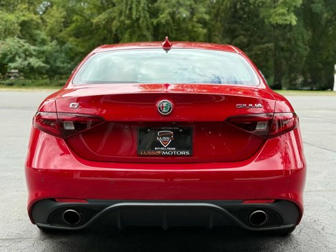 Used 2017 Alfa Romeo Giulia AWD w/ Sport Appearance Package image 5