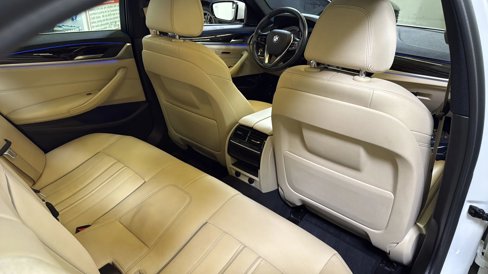 Used 2019 BMW 530e w/ Convenience Package image 24