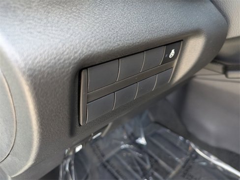 Certified 2024 Nissan Kicks SR image 18