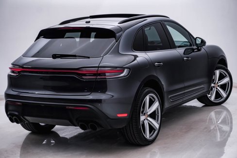 Certified 2024 Porsche Macan image 11